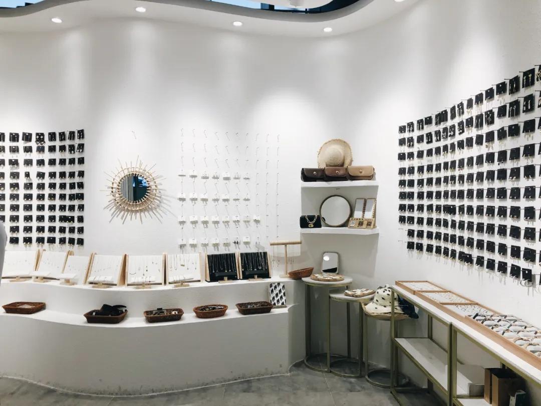 乌鲁木齐九鼎服装批发市场价格,乌鲁木齐批发服装便宜的地方2-3元