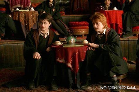 哈利波特：为何当选级长和男学生会主席的是罗恩，而不是哈利呢？