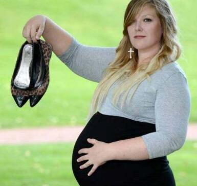 孕期妈妈怎么穿才好看,孕期穿什么鞋子舒适