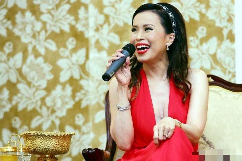 泰国国王是否是从古至今一个家族,泰国国王为什么疼爱小儿子