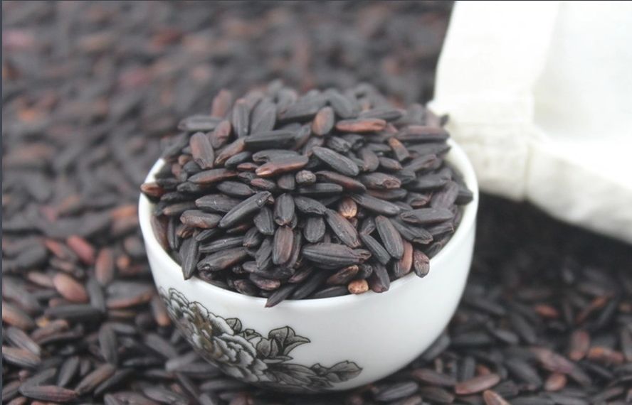 杂粮粥煮鸡蛋,早上喝杂粮粥配两个煮鸡蛋