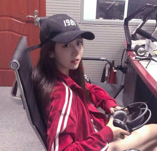 大学生毕业几年，考编报名费花掉上万元仍失业？网友：淘汰郎呀