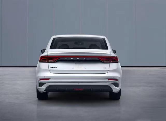 买朗逸低配好还是国产车好,10万买国产车还是买朗逸