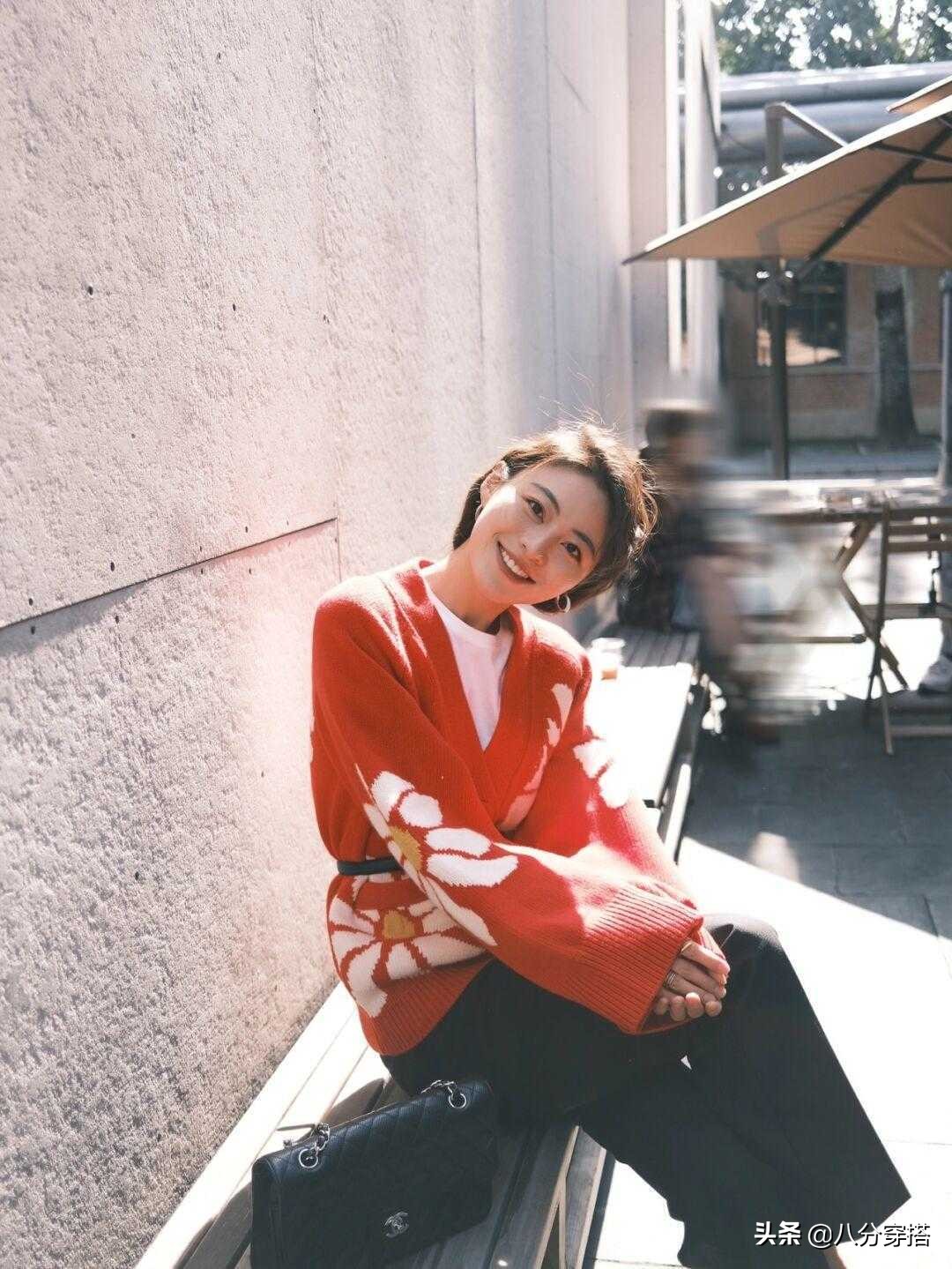 显白气质又柔软渐变慵懒风毛衣,女士简约风穿搭技巧白色毛衣搭配