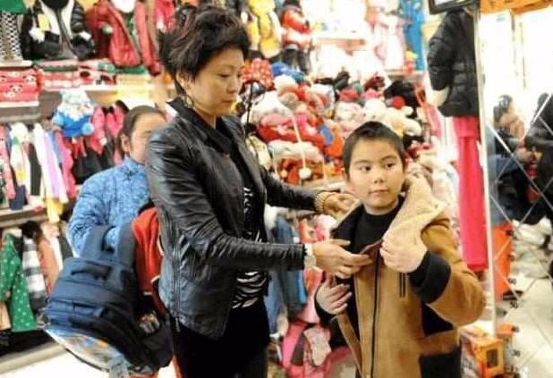 童装和婴儿衣服大小怎么选,童装买多大孩子穿的比较好