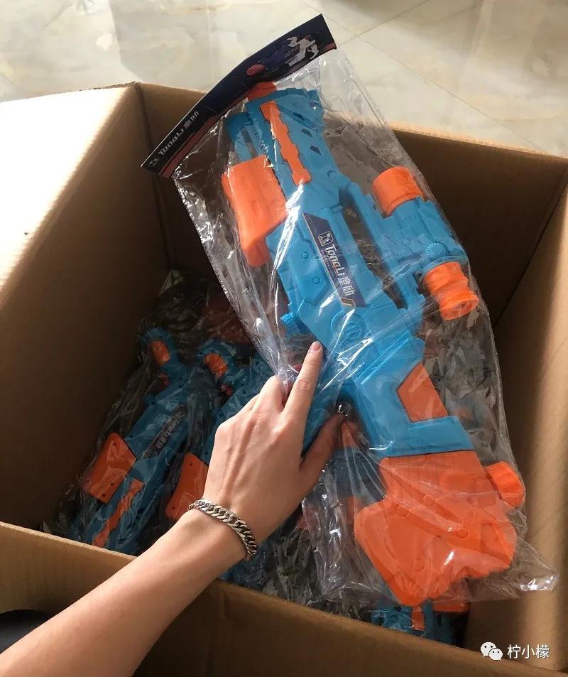 发了个“仅一人可见”的朋友圈向男神表白，结果扎心了哈哈哈哈哈