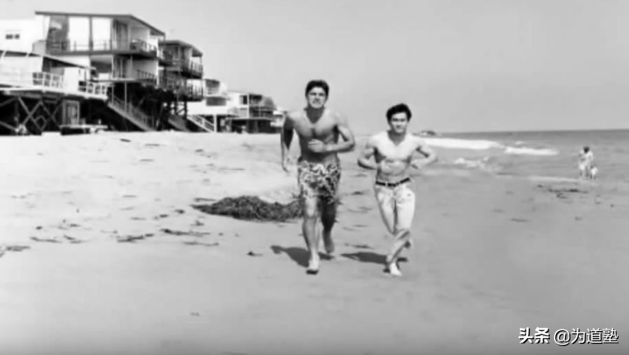 为道塾·截拳之道|如水适应：肢体表达的艺术之李小龙截拳道