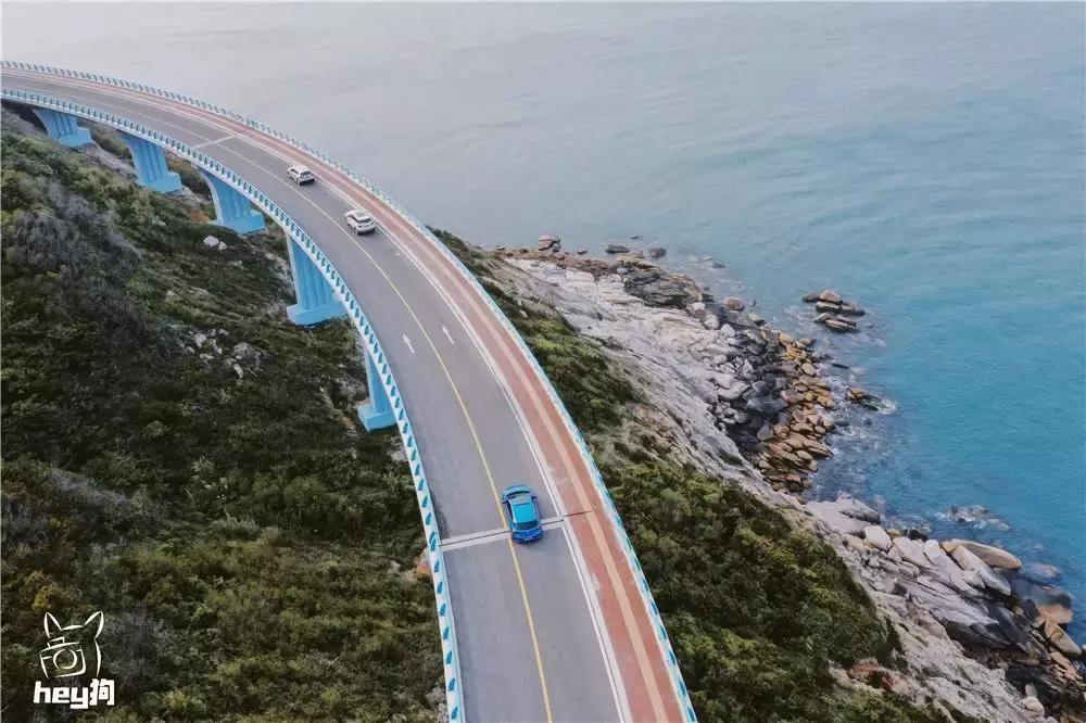 珠海玻璃天空之镜,珠海天空之镜跟日月贝近吗