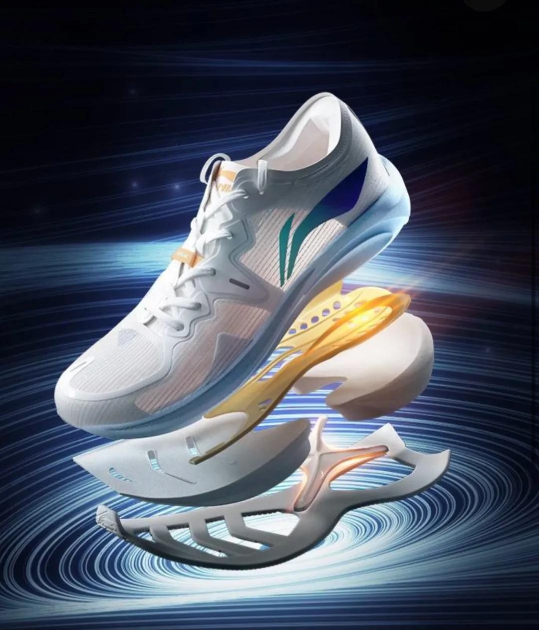 李宁超轻19和安踏跑鞋哪个好,公认脚感最好的10双国产跑鞋安踏