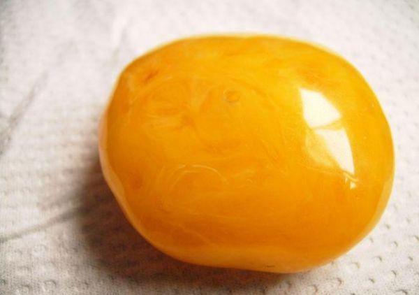 鉴别蜜蜡的最好方法,鉴别真假蜜蜡的最有效方法