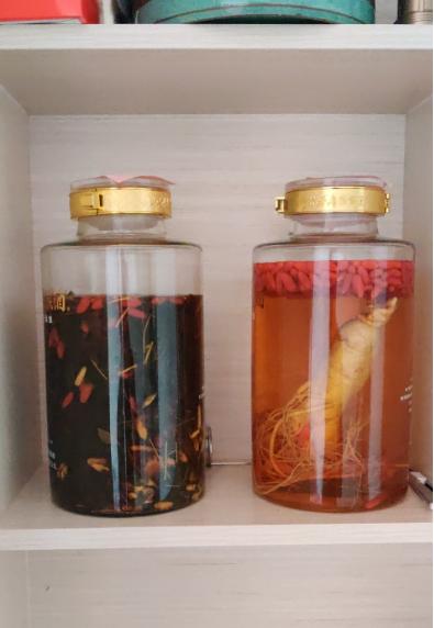 枸杞泡酒怎么枸杞都飘起来了,枸杞泡酒一斤酒放多少枸杞
