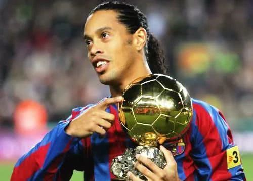 c罗和罗纳尔迪尼奥对决,罗纳尔迪尼奥对c罗评价