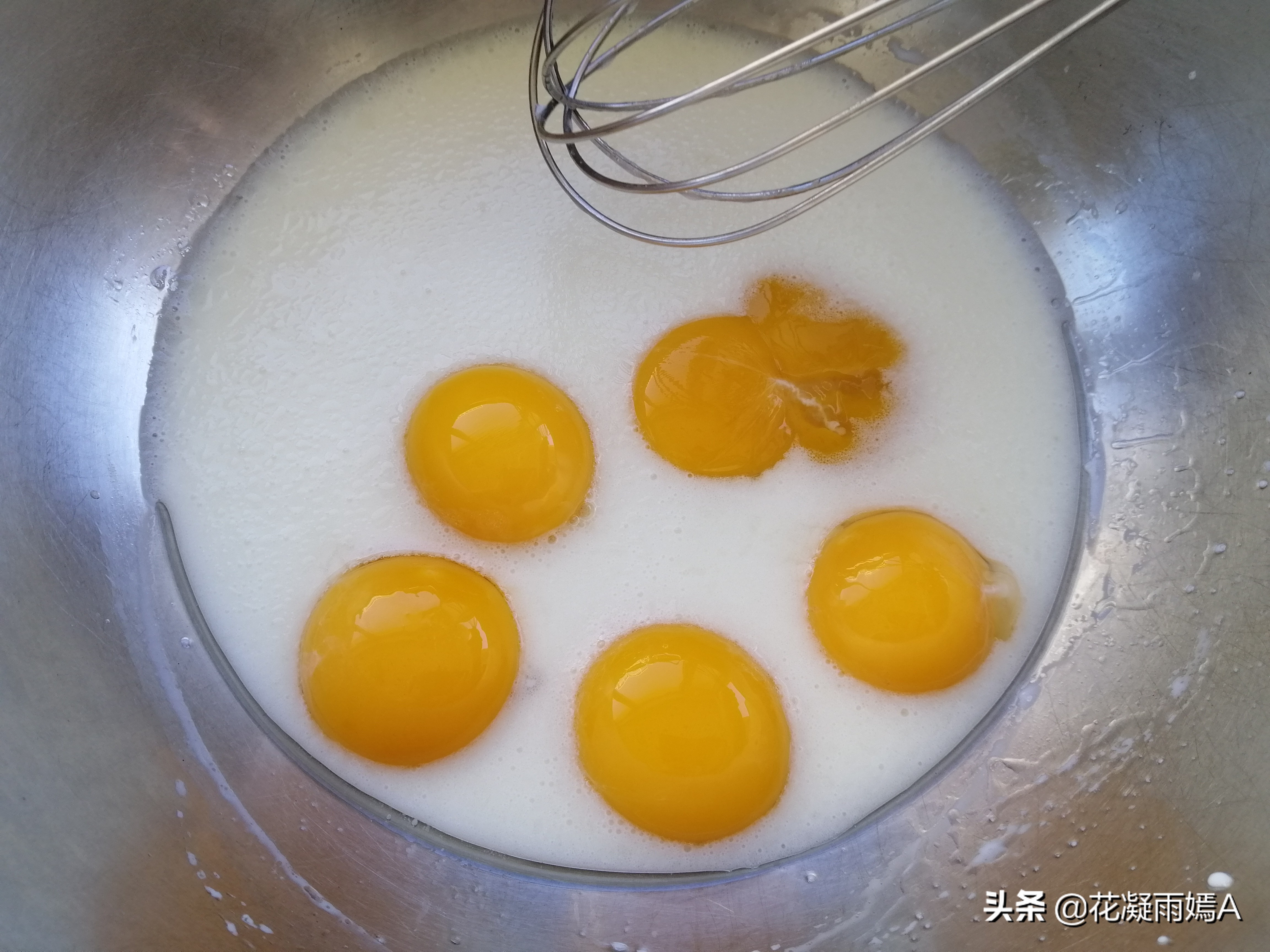 电饭锅做蛋糕的配方和步骤窍门,电饭锅做蛋糕的超详细做法全攻略