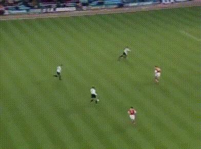 大卫贝克汉姆生涯,大卫贝克汉姆经典的庆祝动作