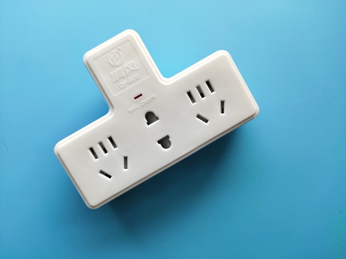 清风一转三转换器值不值得购买,清风多用插座转换器