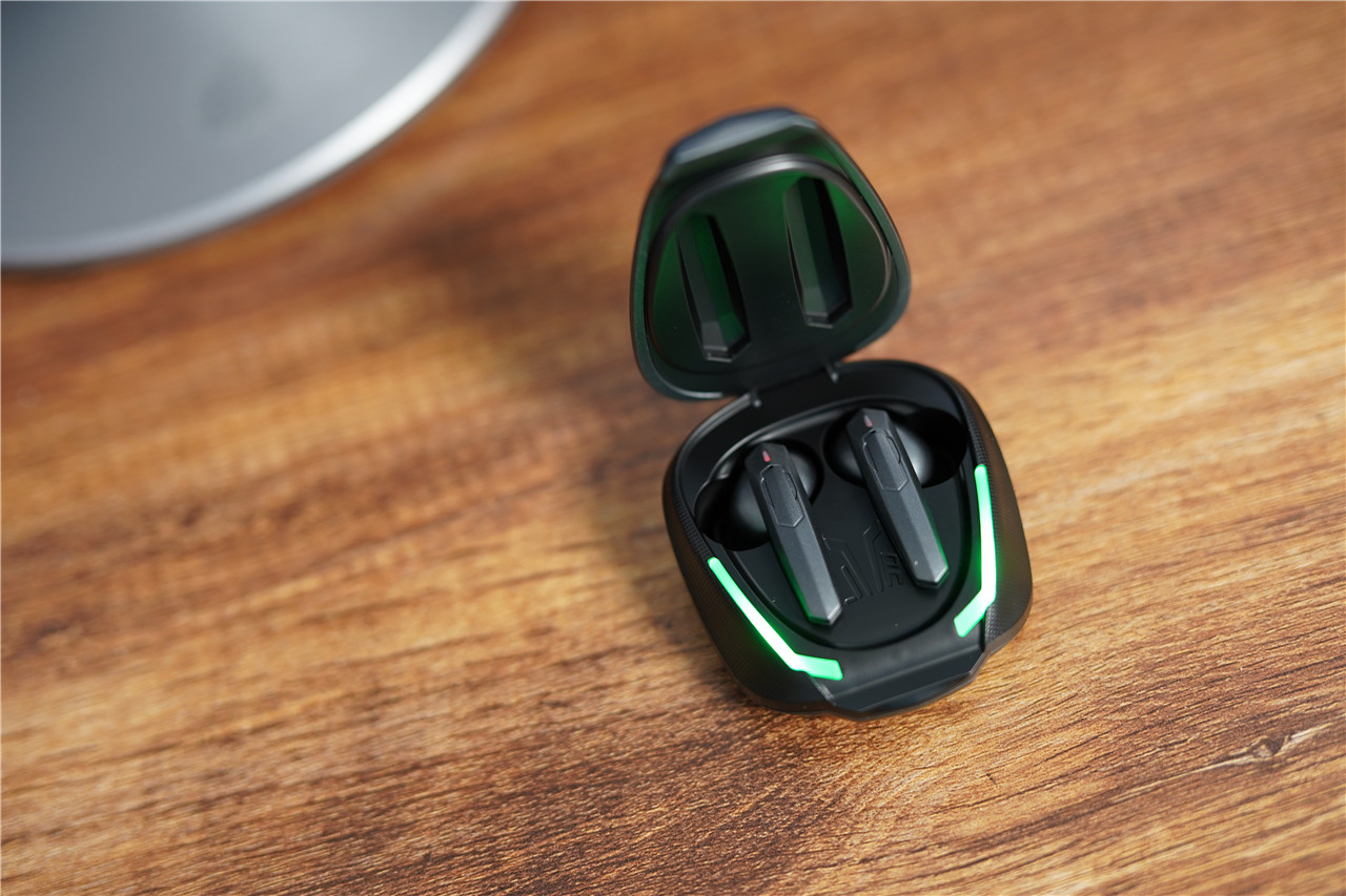 奥恳黑曼巴ES07游戏耳机电竞级品质提升游戏乐趣