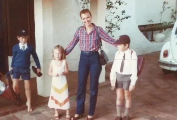 养大3个亿万富豪、67岁全裸上杂志：她的人生太硬核