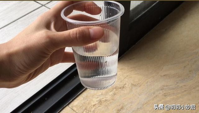 窗户怎样擦都不干净一条条痕迹,窗户缝隙死角怎么擦干净