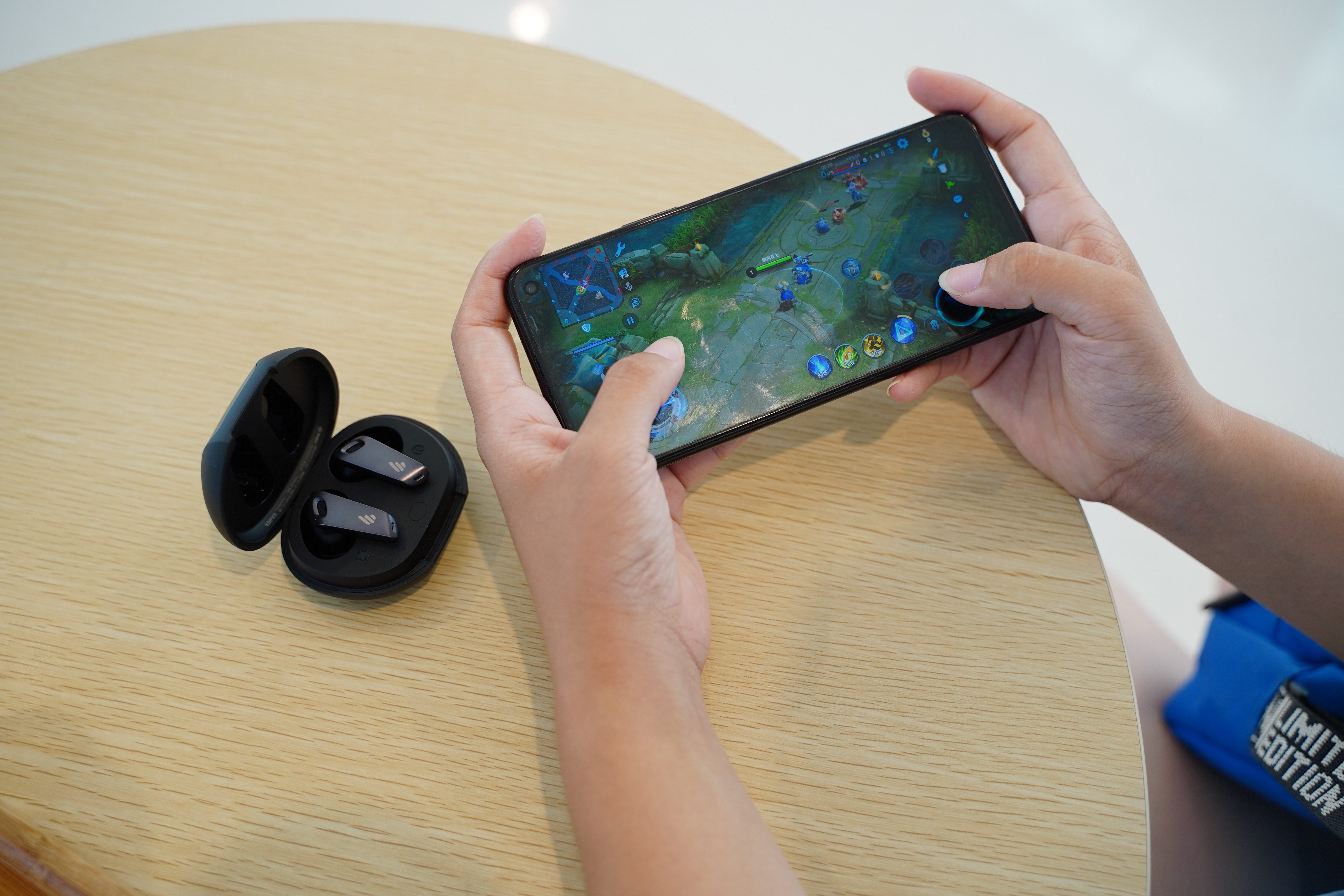 华为freebuds4e与漫步者neobudspro,漫步者NeoBudsPro真无线蓝牙耳机