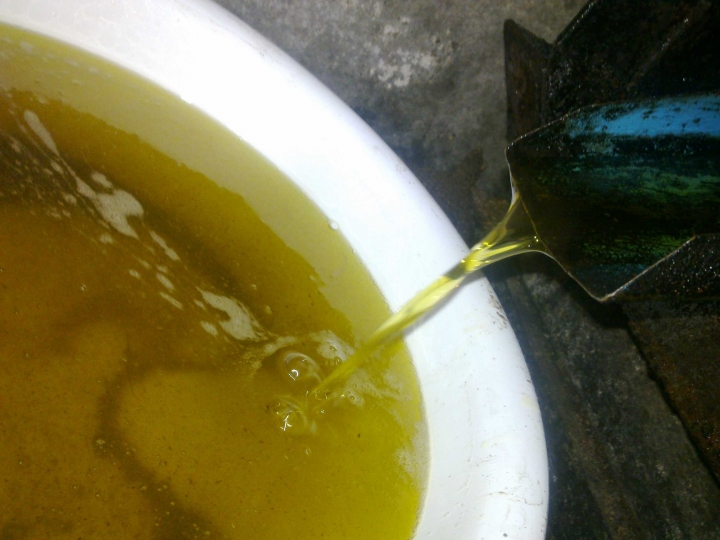 乡村纯山茶油哪里有卖,寻找山茶油销售渠道