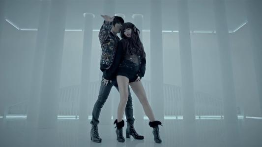 泫雅内衣ck代言图片,ck广告jennie泫雅