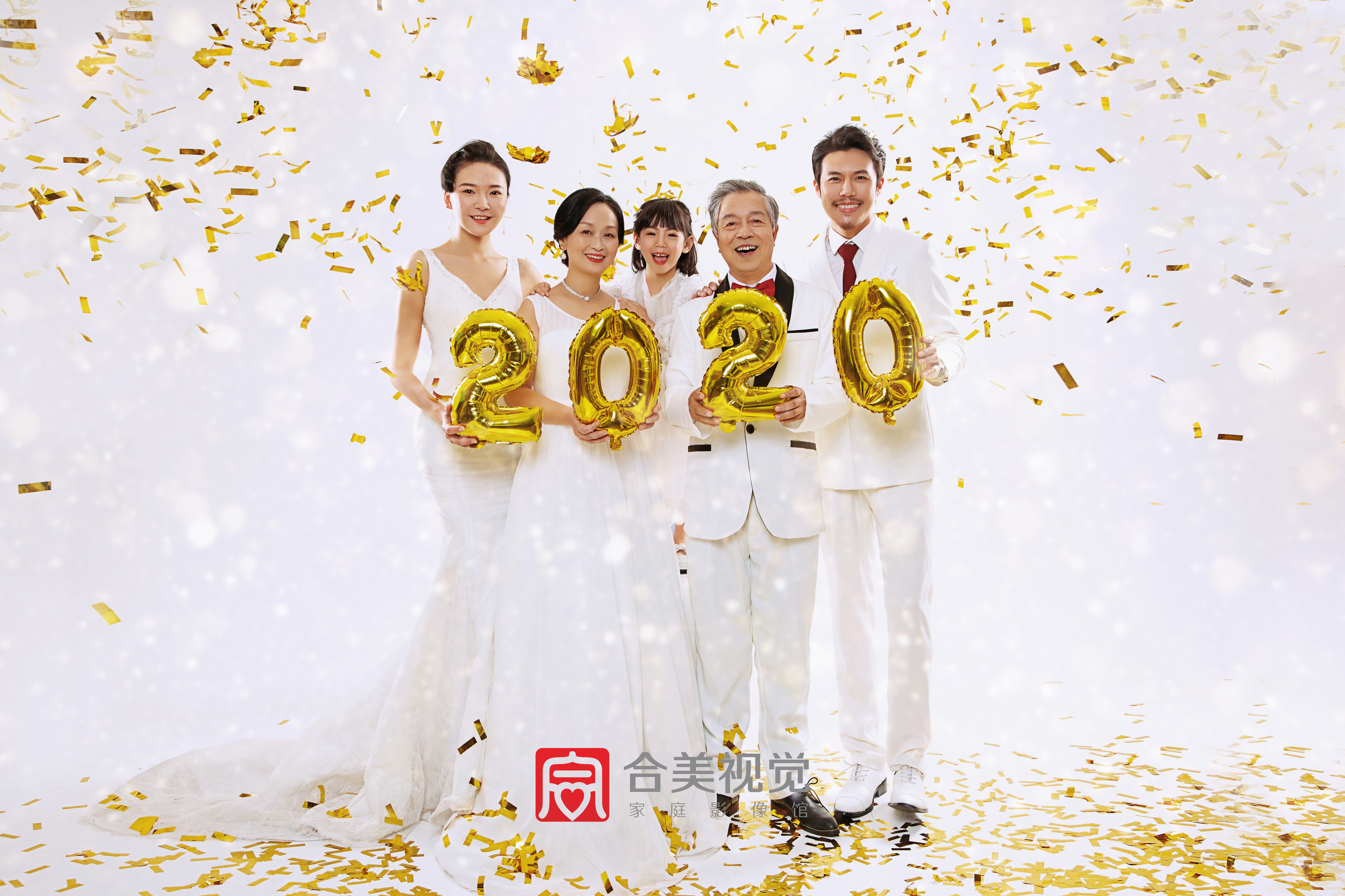 家族全家福怎么拍出高级感,令人拍出满意的全家福