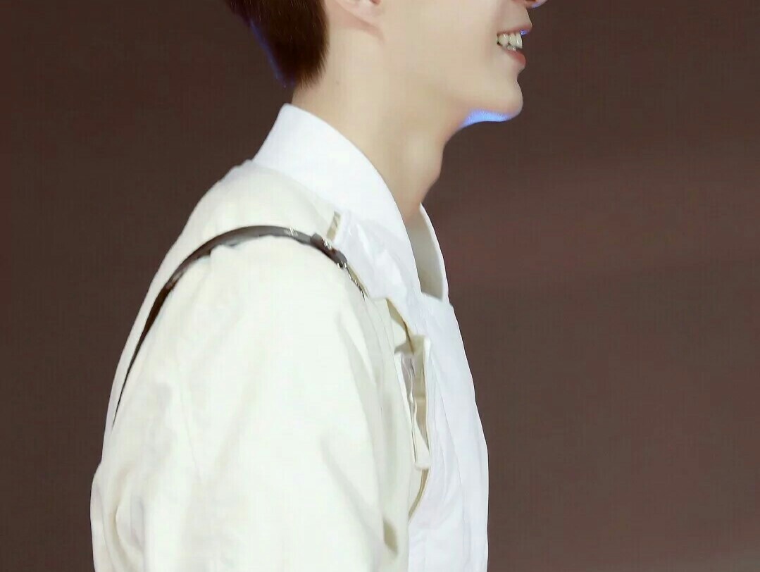 11周岁男孩子长胡子还会再长高嘛,男孩长胡子身高还会长吗