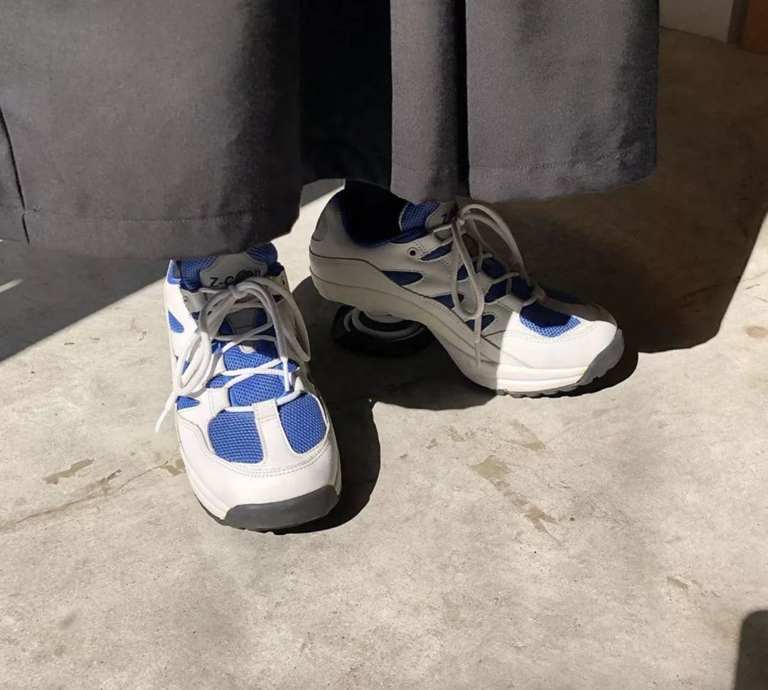 在皮鞋和球鞋之间摇摆的我们，终于找到了最佳选择