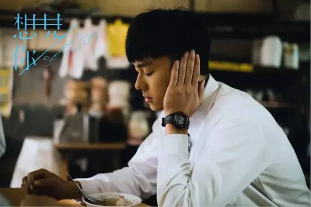 宅家不出门什么事不干,宅家看剧不出门