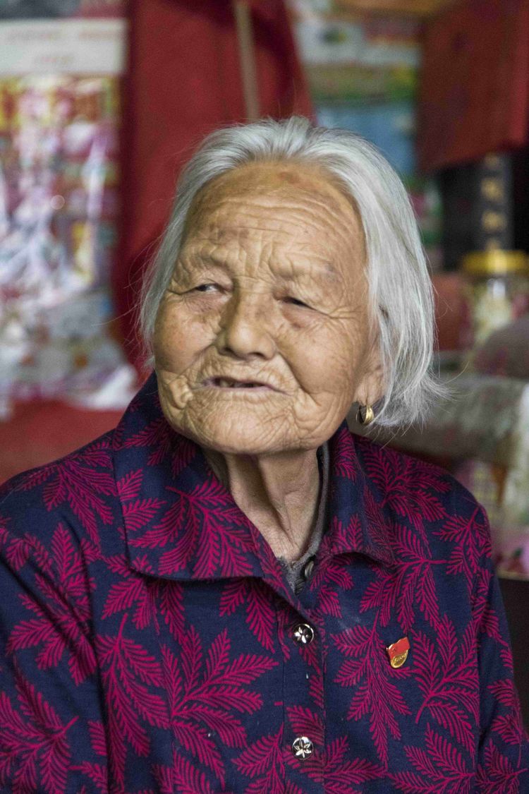 不忘初心牢记使命老党员走访纪实,走访建国前老党员活动