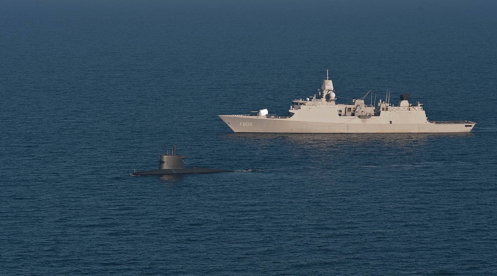 “海上马车夫”的硬核防空舰，荷兰海军卡尔.杜尔曼级护卫舰