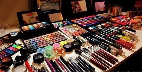 化妆品行业是高度竞争的行业，但为什么说在这行创业并太难呢？​