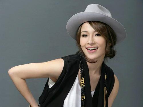 萧亚轩的男朋友比萧亚轩小几岁,细数萧亚轩的男友有哪些