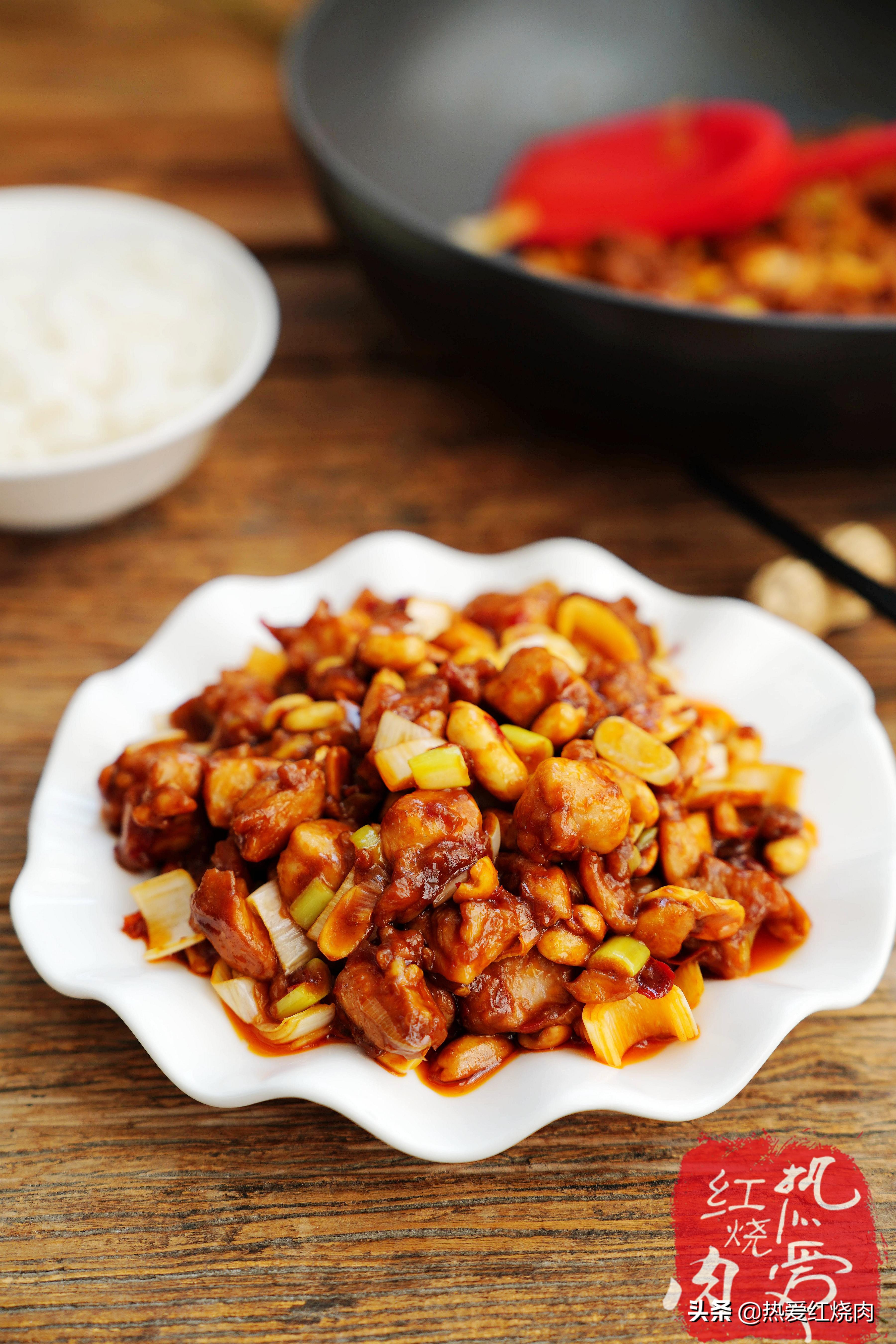 孜然炒鸡丁最正宗的做法,炒鸡胸丁肉嫩而不柴的诀窍