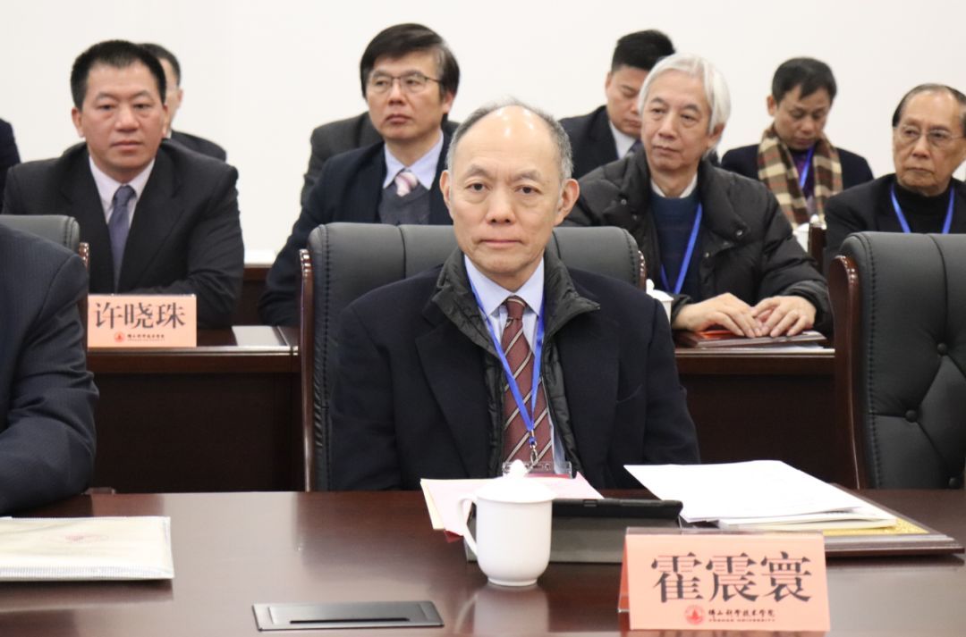 霍英东做了什么?他感动中国,国葬礼遇,港澳顶流人物为他抬棺