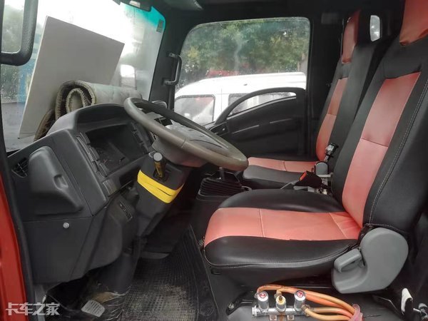 能拉一吨货又能拉人的柴油车,能拉能跑面包车