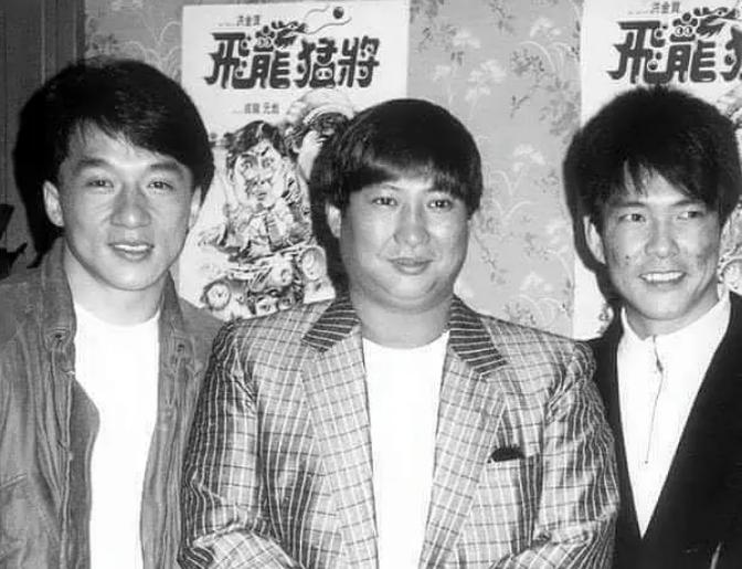 元彪洪金宝铁三角电影,成龙元彪洪金宝铁三角唱歌