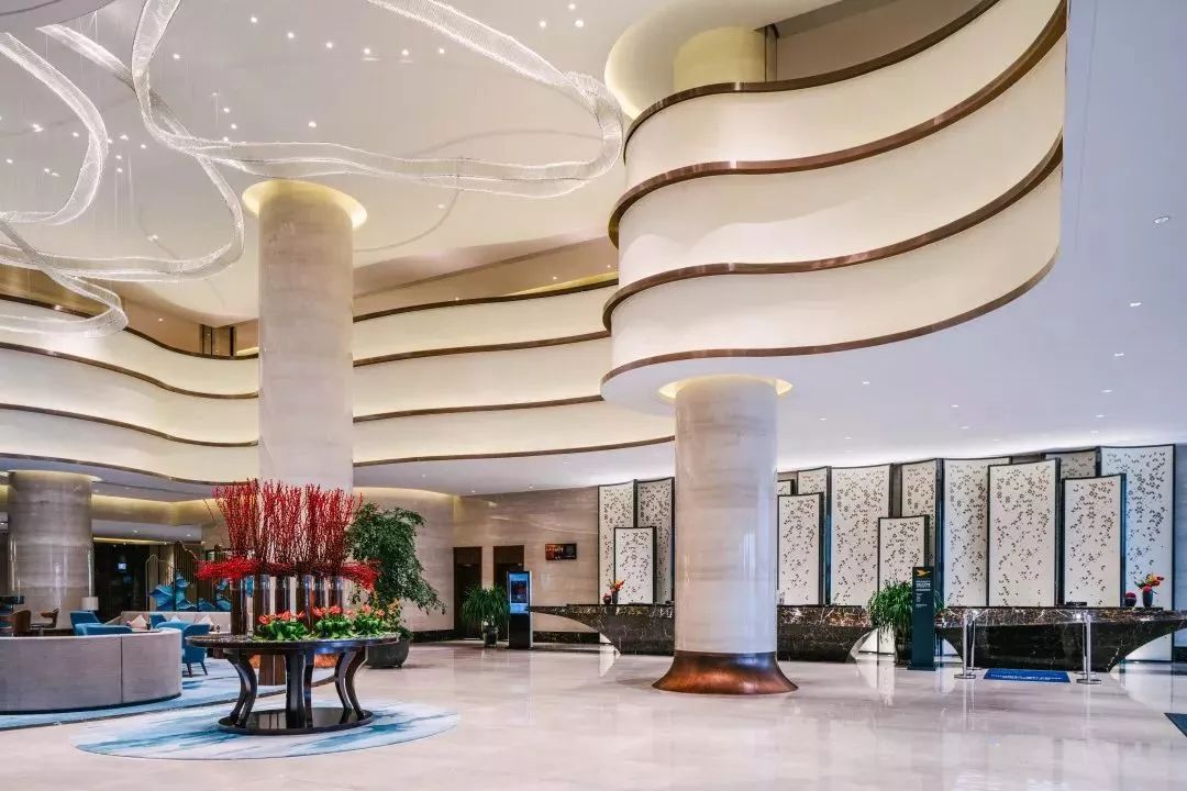 享受睡在床上看海,躺在床上看海的海景房