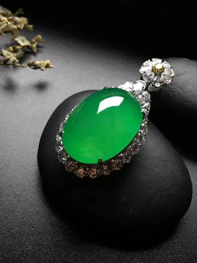 最灵性的翡翠搭配,调花素与高效调花灵有区别吗