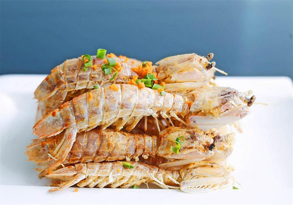 椒盐皮皮虾怎么做好吃又简单,椒盐皮皮虾的椒盐是白的还是红的