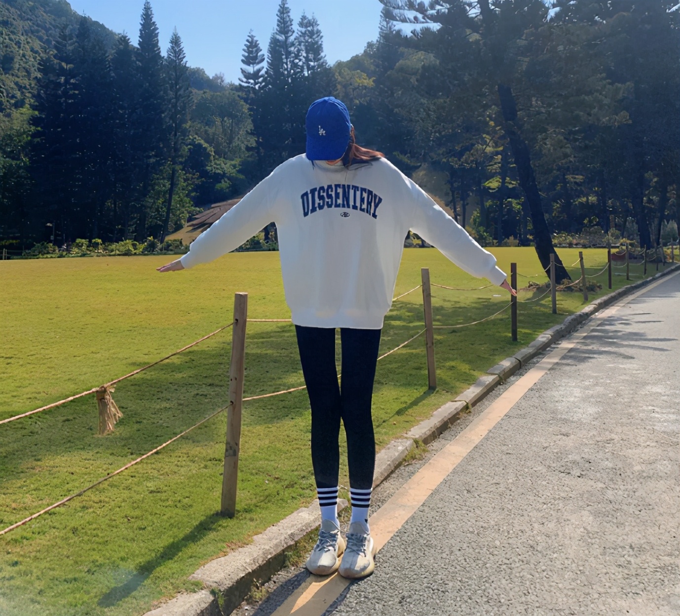 小腿粗穿鲨鱼裤搭配长袜好看吗,鲨鱼裤显腿粗怎么办