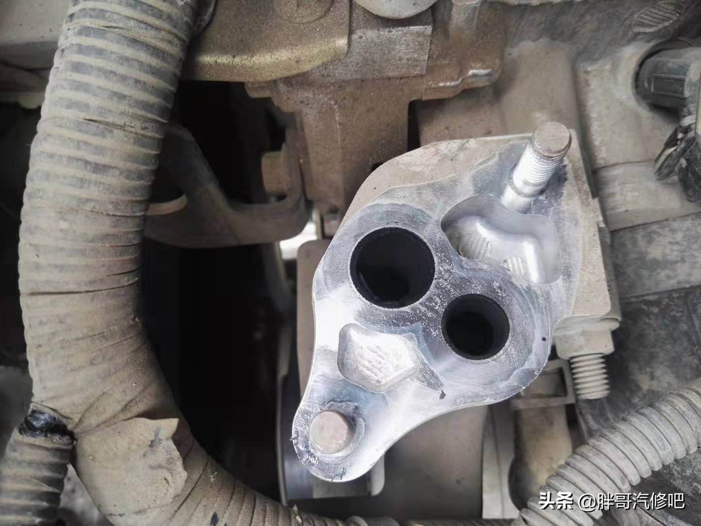 发动机曲轴通风阀在哪里,曲轴强制通风阀靠什么打开