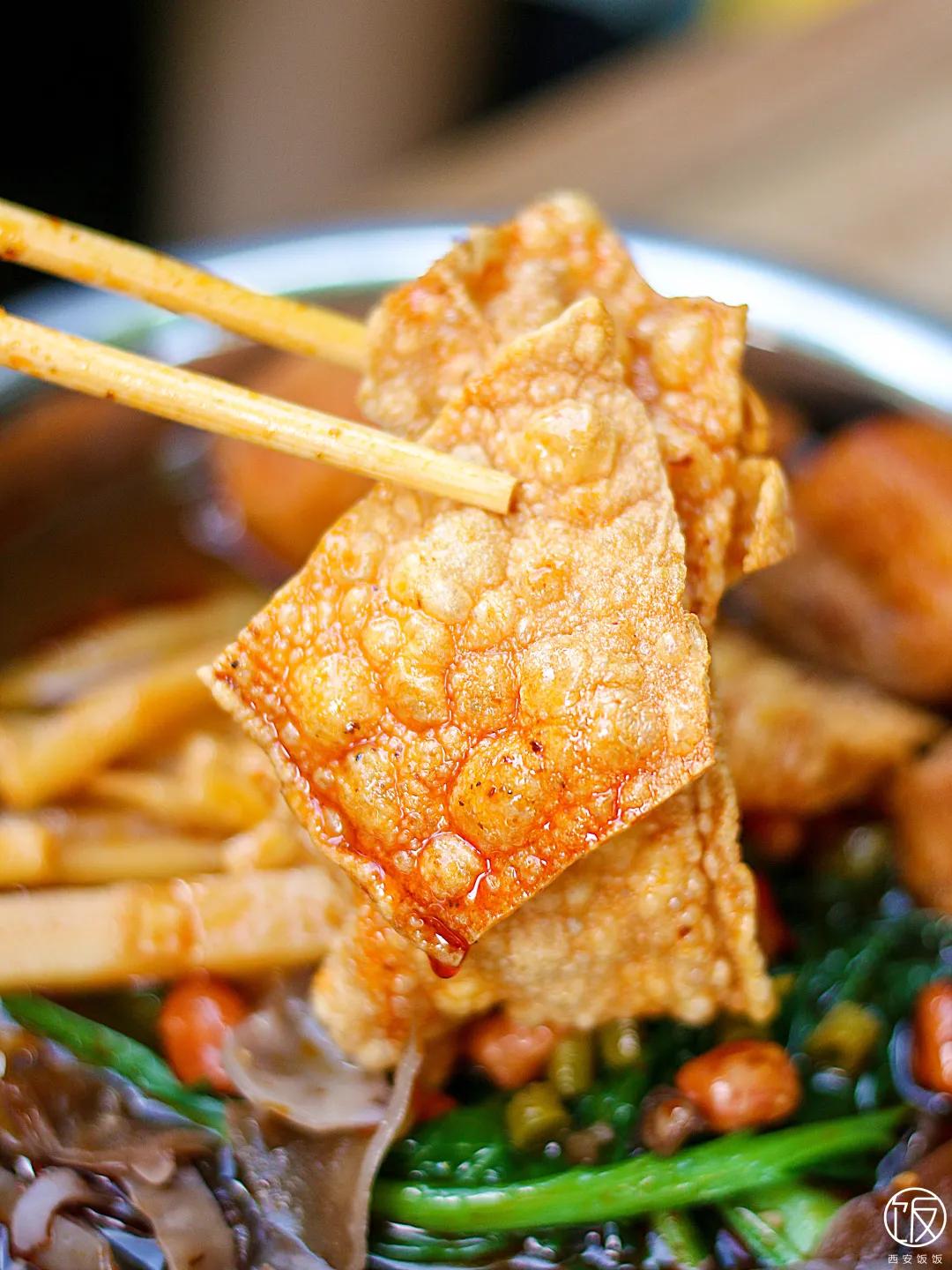 又香又臭的螺蛳粉太美味了,又臭又香螺蛳粉真的很好吃