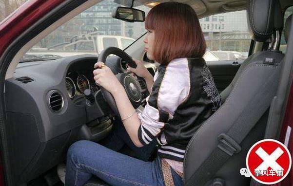 开车的正确坐姿视频,长时间开车正确坐姿