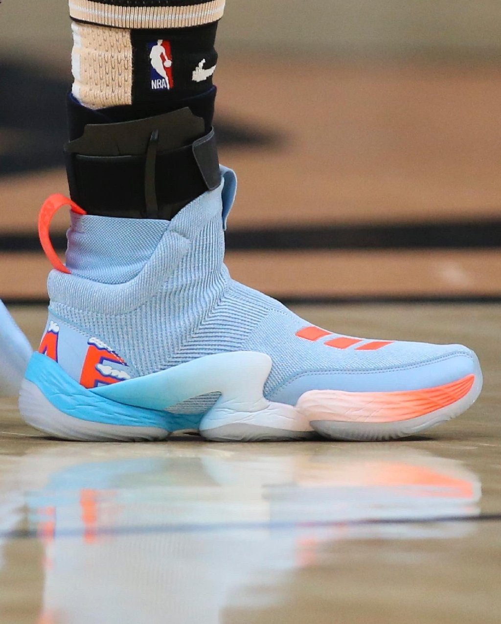 阿迪重回巅峰,阿迪终于实现了自我救赎