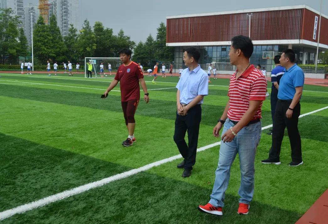 连云港初中封闭式训练营,连云港成人足球训练营招生报名