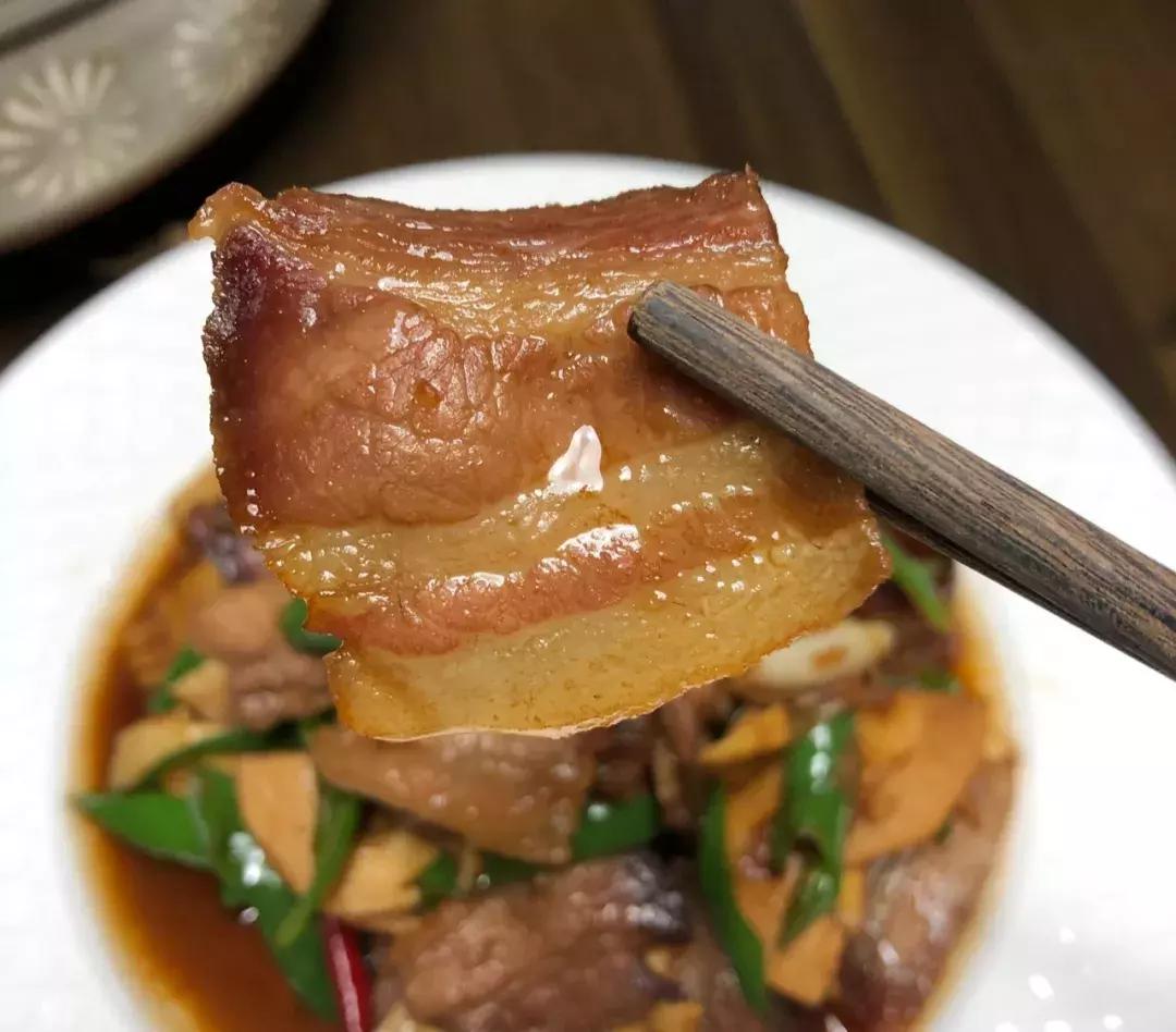 年夜饭大赏舌尖上的新年,各地年夜饭比拼吃什么才算有年味