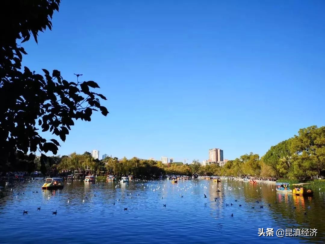 昆明2023年gdp增速,2022年一季度昆明各区县人口及gdp