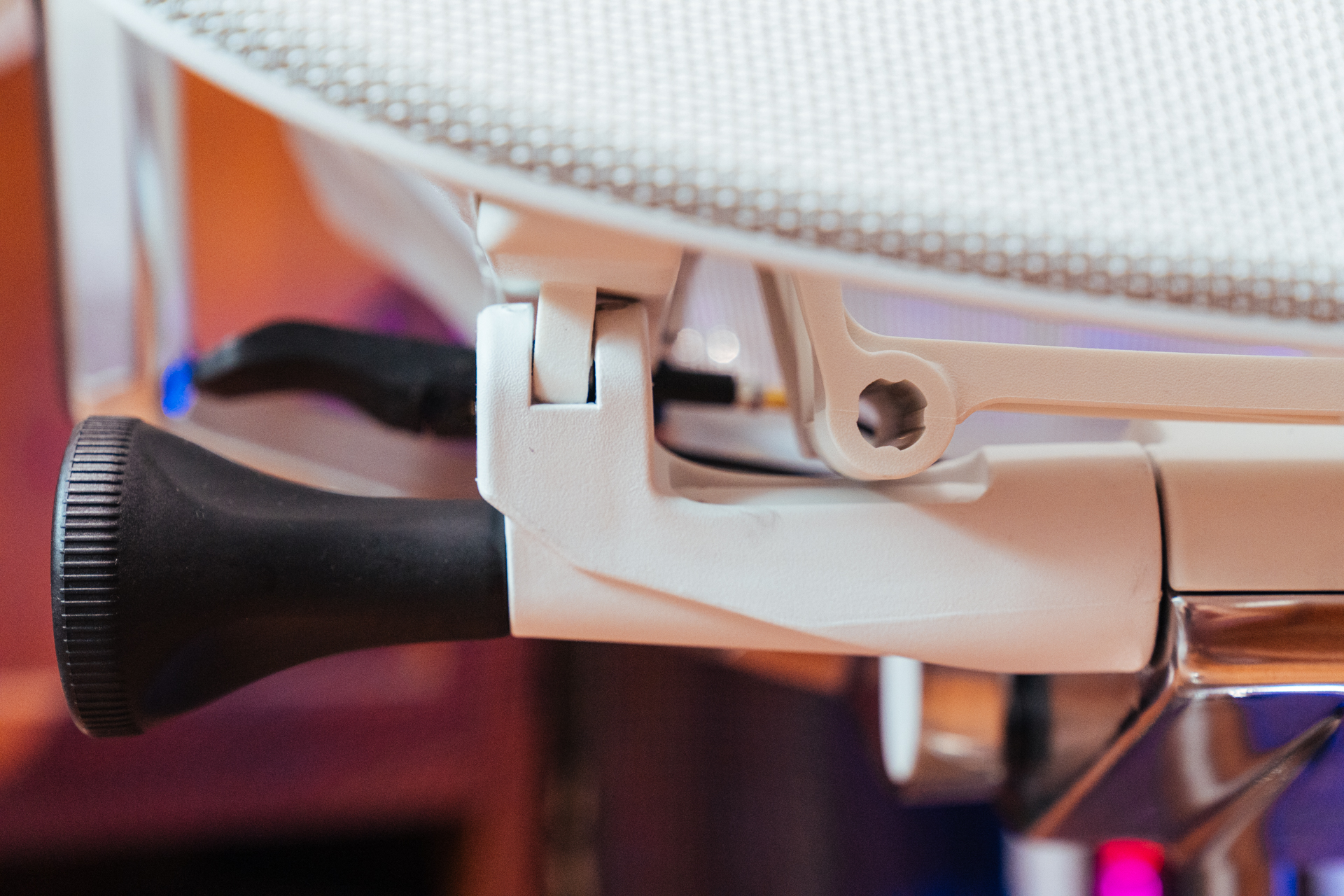 人体工学椅怎么选？不选贵的，只选对的：达宝利摩登Modern评测