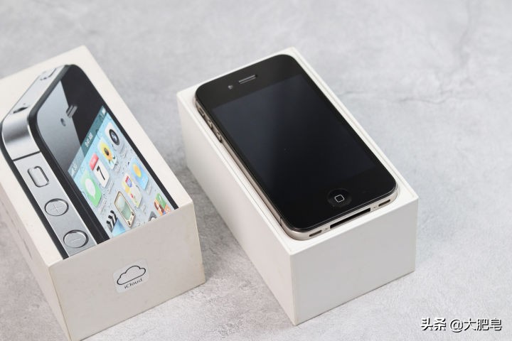 「怀旧向」iPhone4s老机新聊，你还记得曾经的“黄金尺寸”吗？